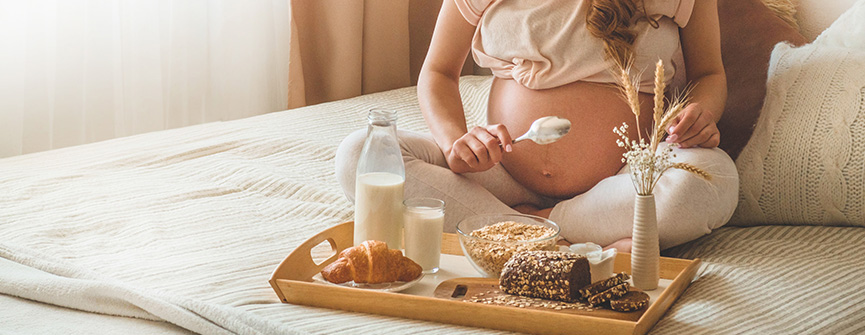 Co jeść w ciąży? Jak powinna wyglądać dieta ciężarnej?￼